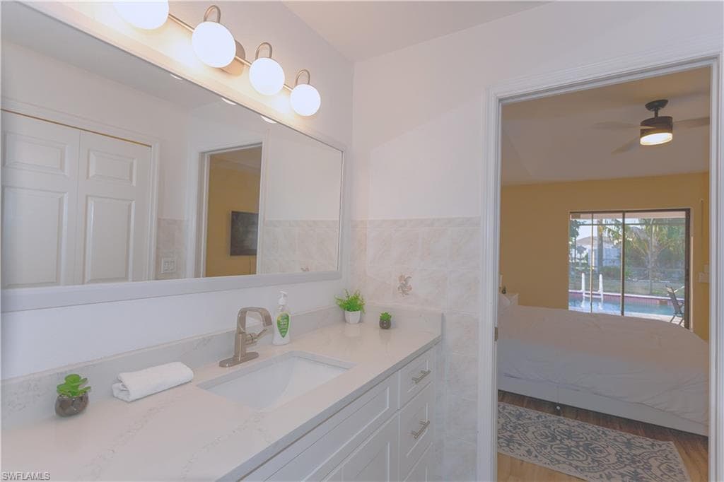 919 16th St, Cape Coral, FL 33990-9