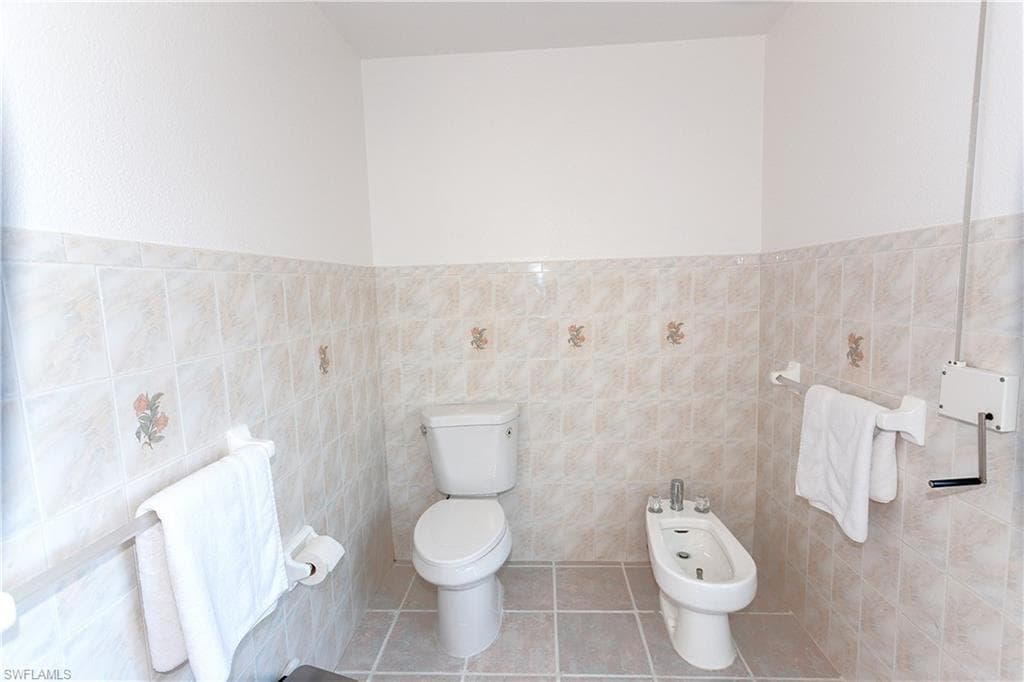 919 16th St, Cape Coral, FL 33990-11