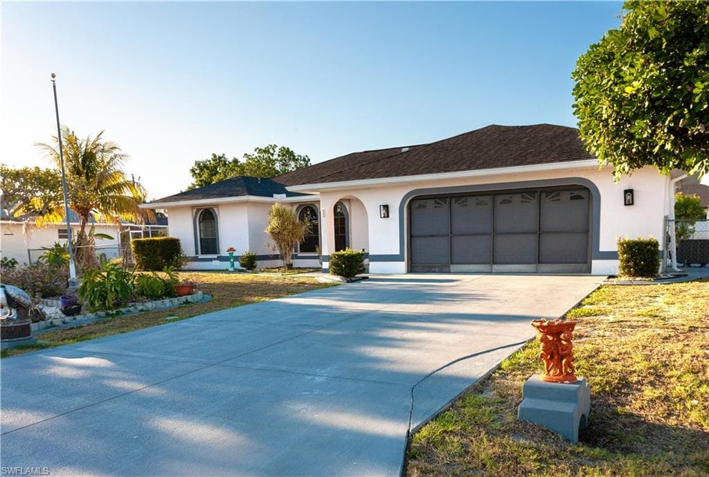 919 16th St, Cape Coral, FL 33990-23
