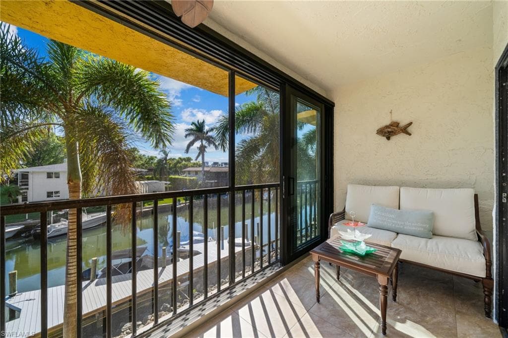 1400 Blue Point Ave 202, Naples, FL 34102-9