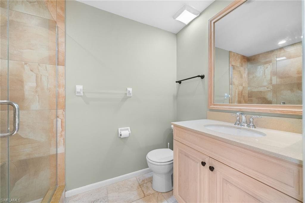 1400 Blue Point Ave 202, Naples, FL 34102-16