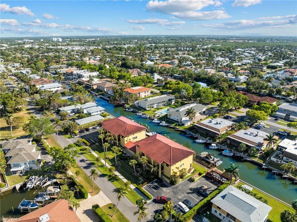 1400 Blue Point Ave 202, Naples, FL 34102-28