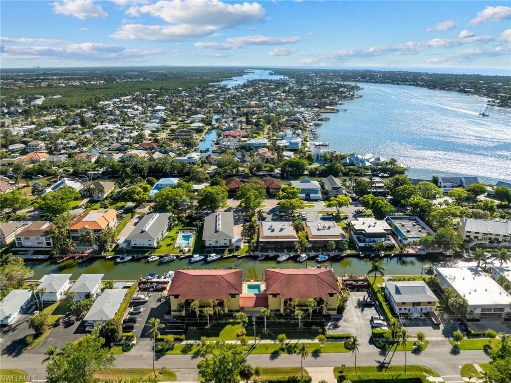 1400 Blue Point Ave 202, Naples, FL 34102-29
