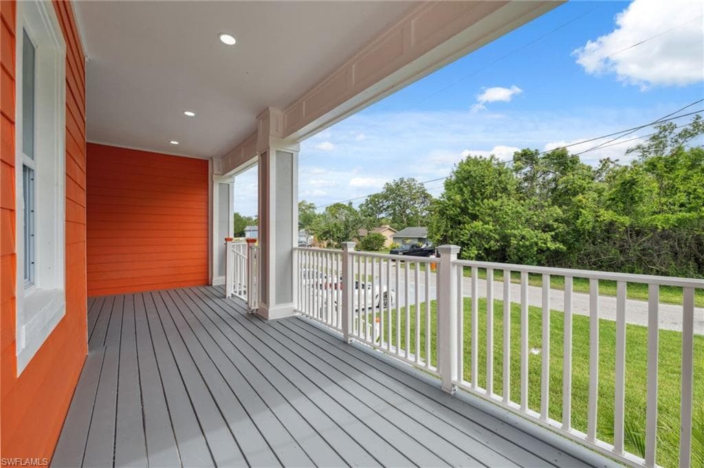 8605 Inwood Dr, Hudson, FL 34667-8