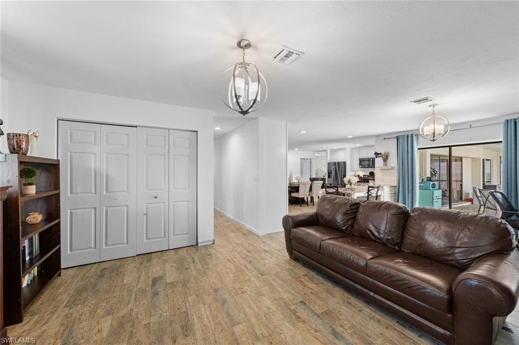 2080 39th St SW, Naples, FL 34117-19
