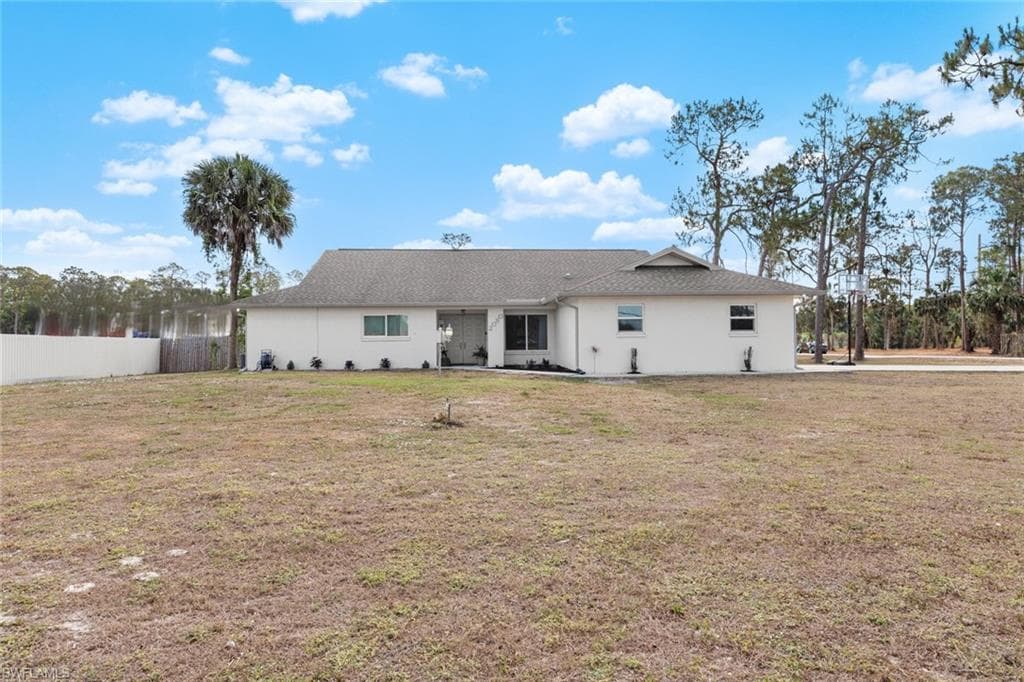 2080 39th St SW, Naples, FL 34117-2