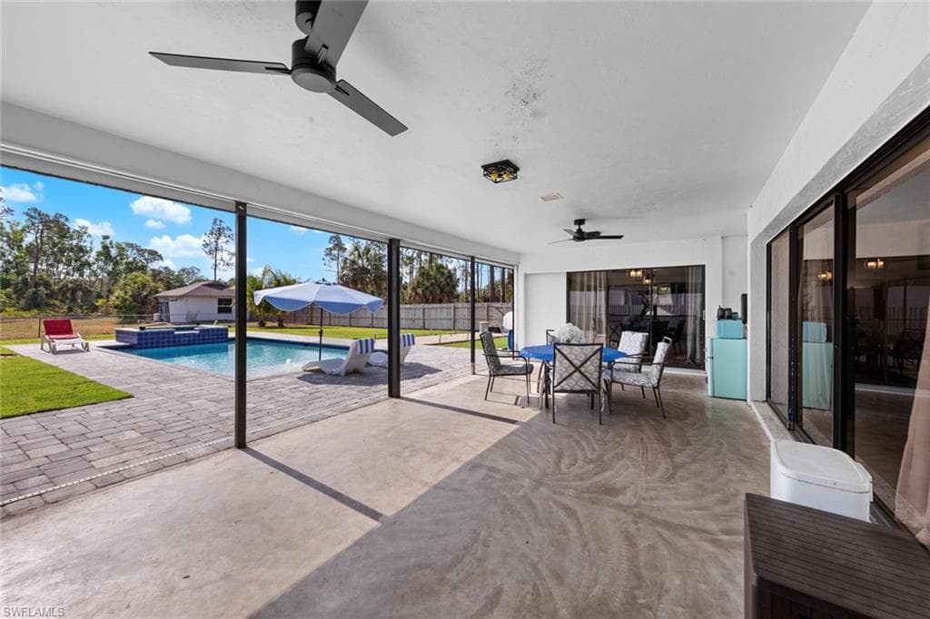 2080 39th St SW, Naples, FL 34117-32