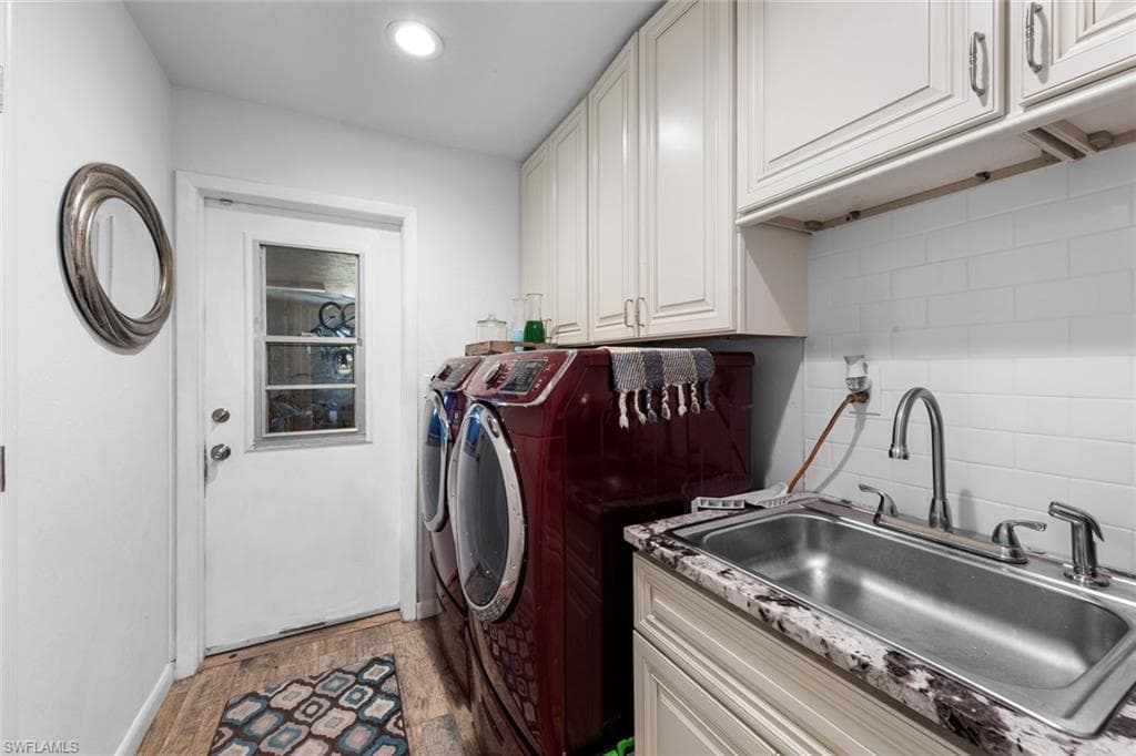 2080 39th St SW, Naples, FL 34117-33