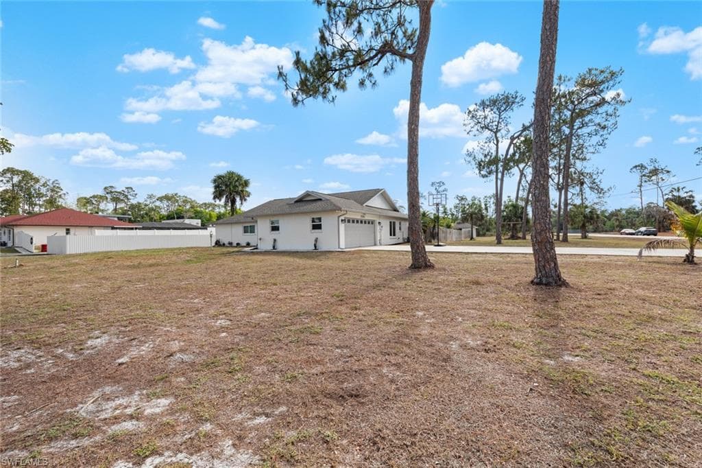 2080 39th St SW, Naples, FL 34117-34