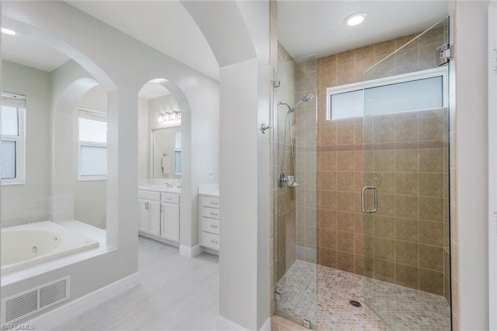 1776 Birdie Dr, Naples, FL 34120-22