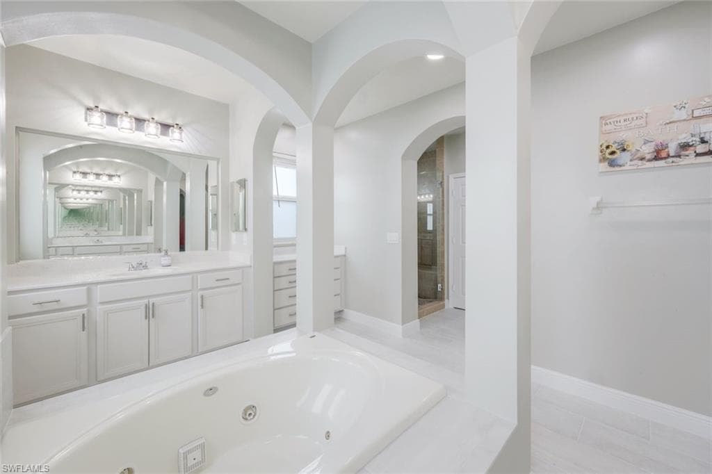 1776 Birdie Dr, Naples, FL 34120-23