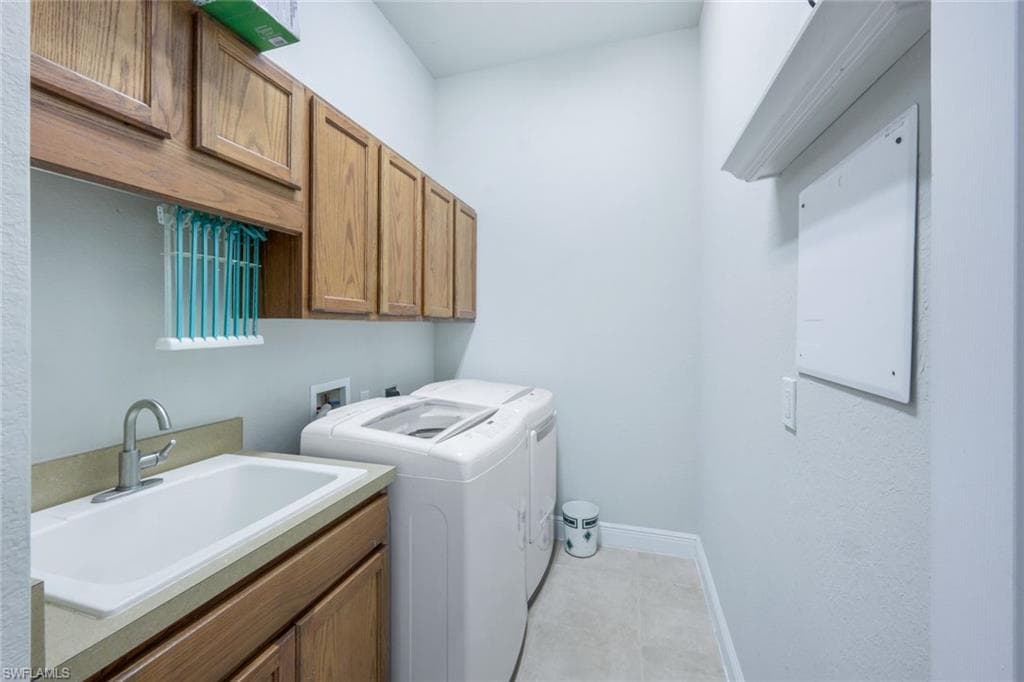 1776 Birdie Dr, Naples, FL 34120-33