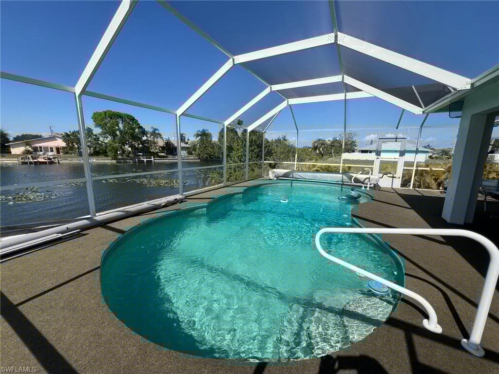 501 7th St, Cape Coral, FL 33990-14