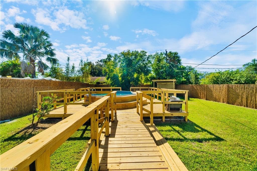3064 Connecticut Ave, Naples, FL 34112-22