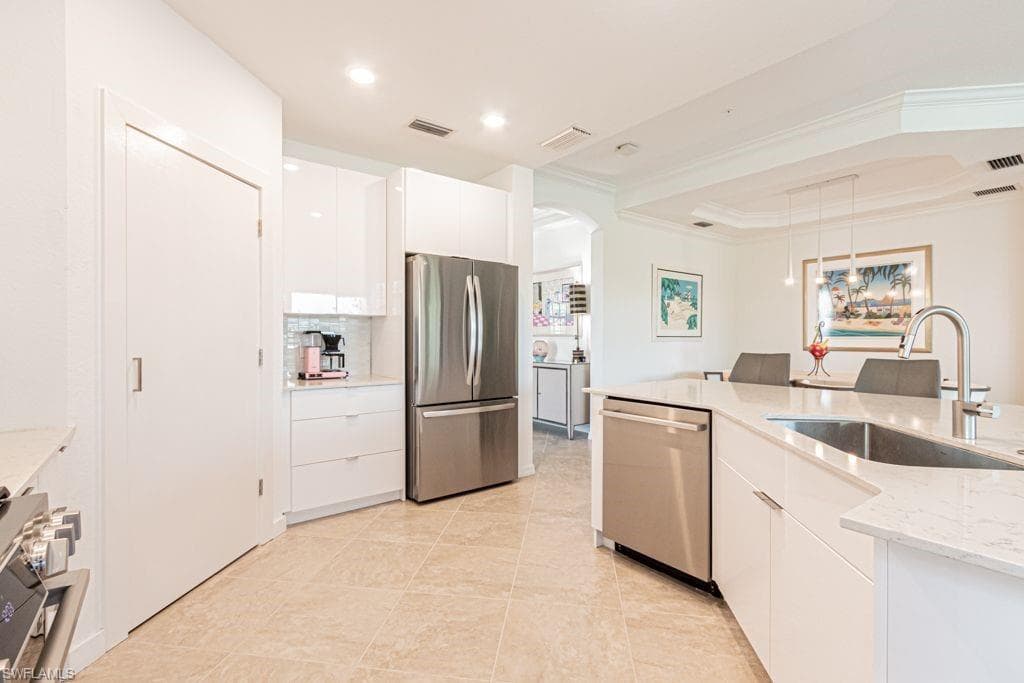 2173 Frangipani Cir 102, Naples, FL 34120-9