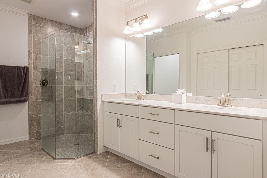 2173 Frangipani Cir 102, Naples, FL 34120-17