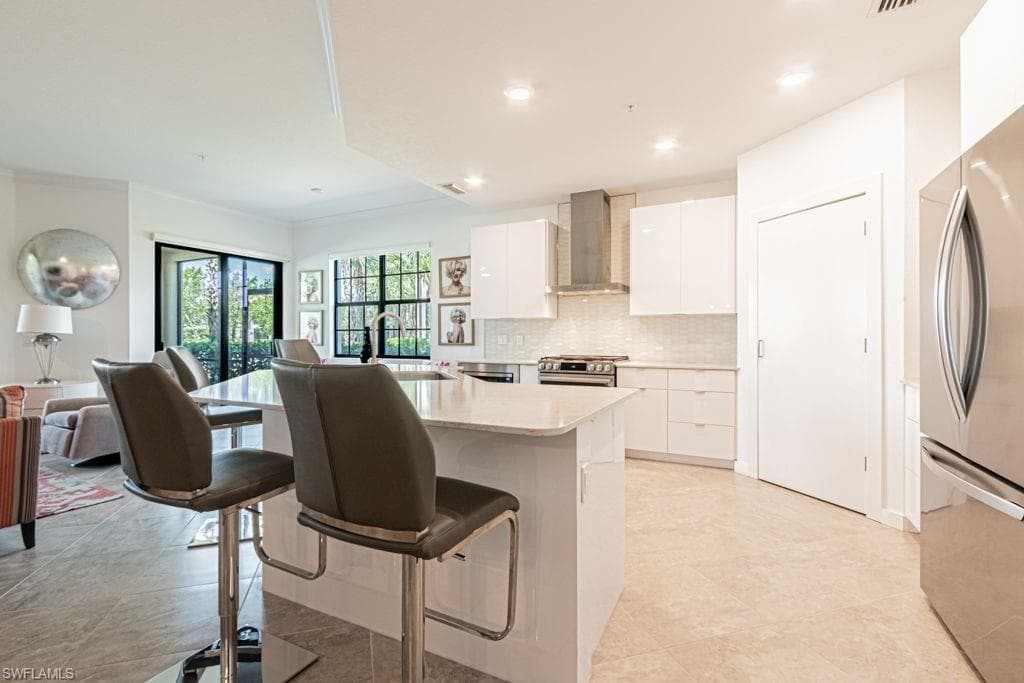 2173 Frangipani Cir 102, Naples, FL 34120-8