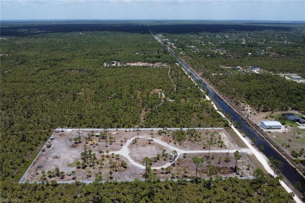 2455 Woodland Estates Rd, Naples, FL 34117-9