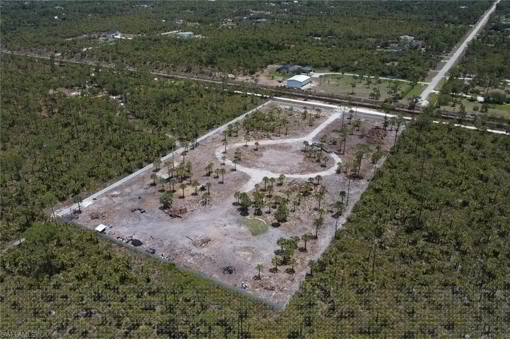 2455 Woodland Estates Rd, Naples, FL 34117-1