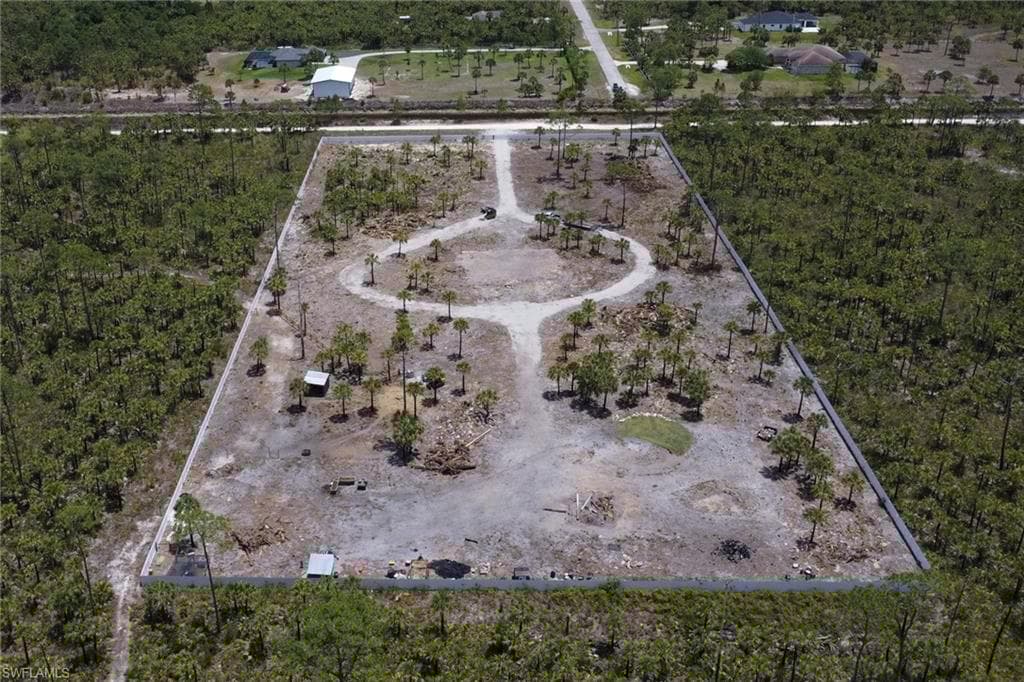 2455 Woodland Estates Rd, Naples, FL 34117-3