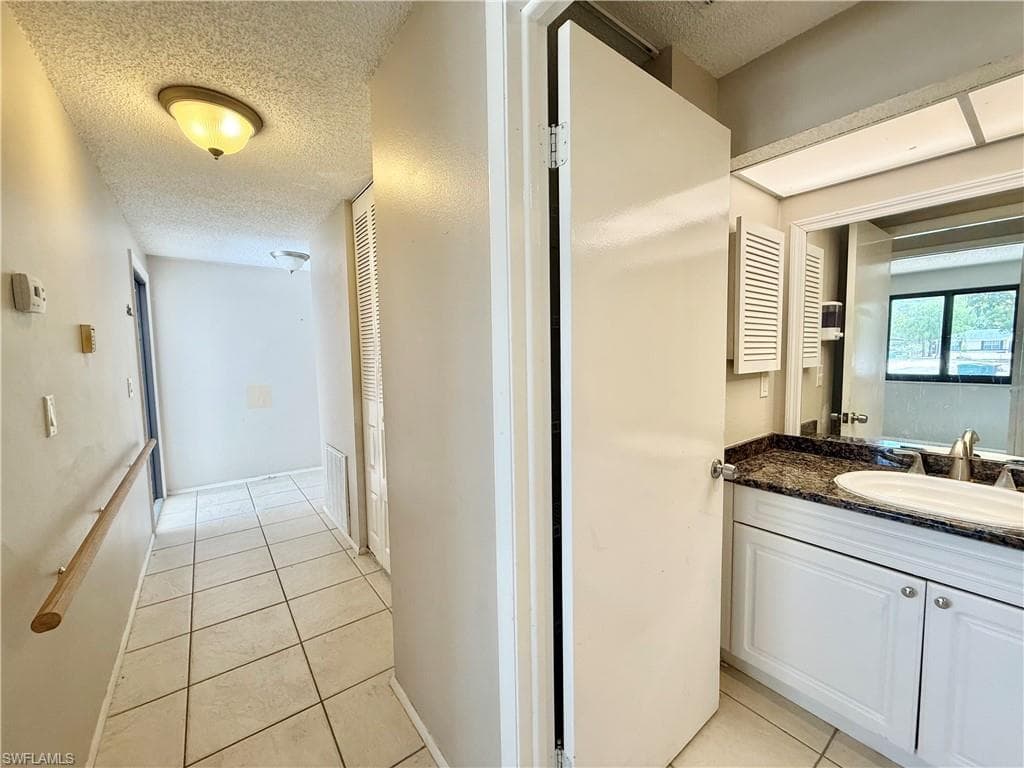 2120 21st St SW, Naples, FL 34117-17