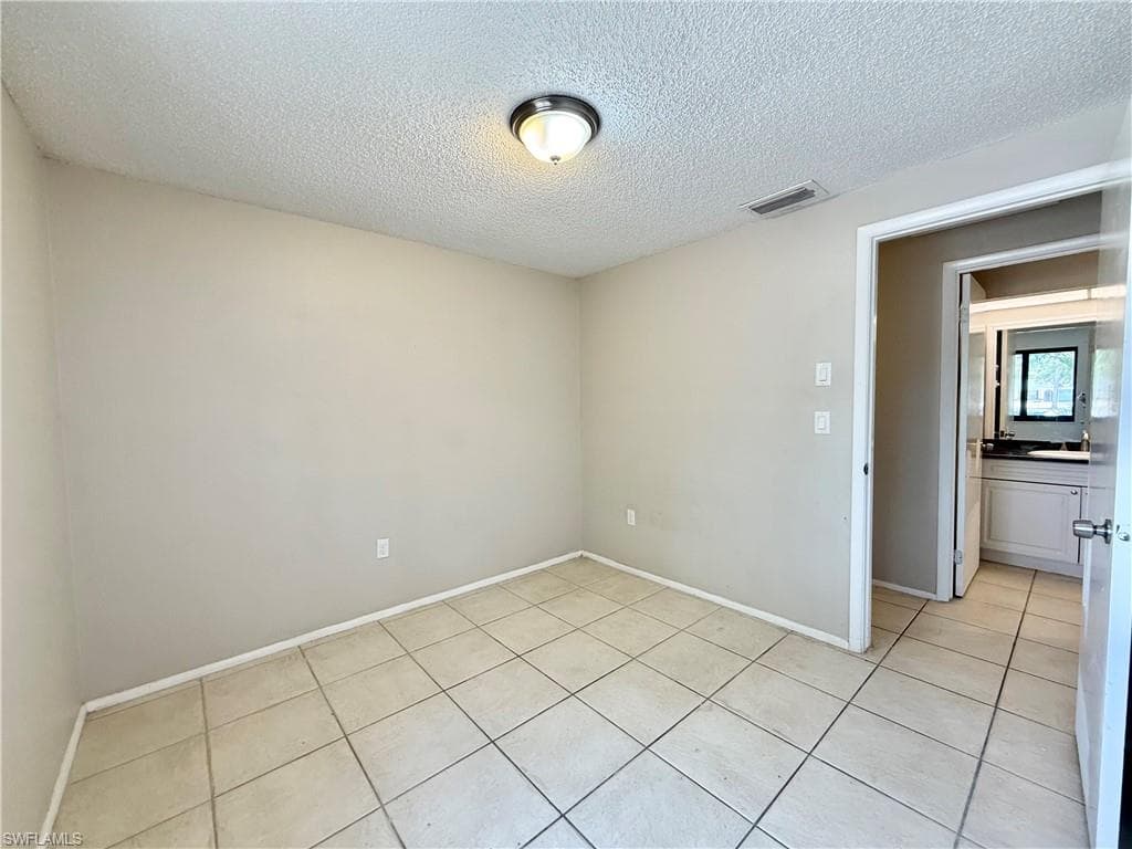 2120 21st St SW, Naples, FL 34117-20