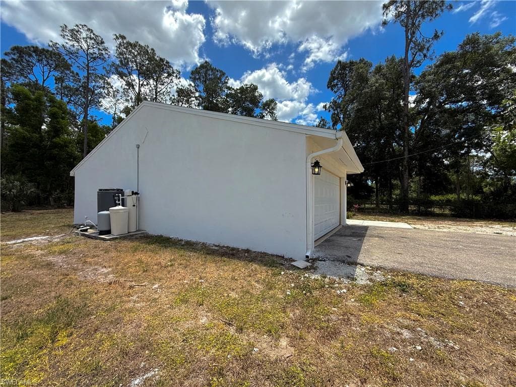 2120 21st St SW, Naples, FL 34117-25