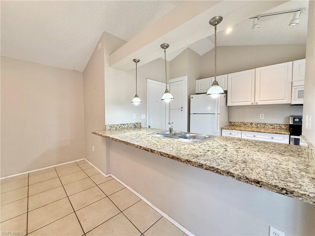 2120 21st St SW, Naples, FL 34117-4
