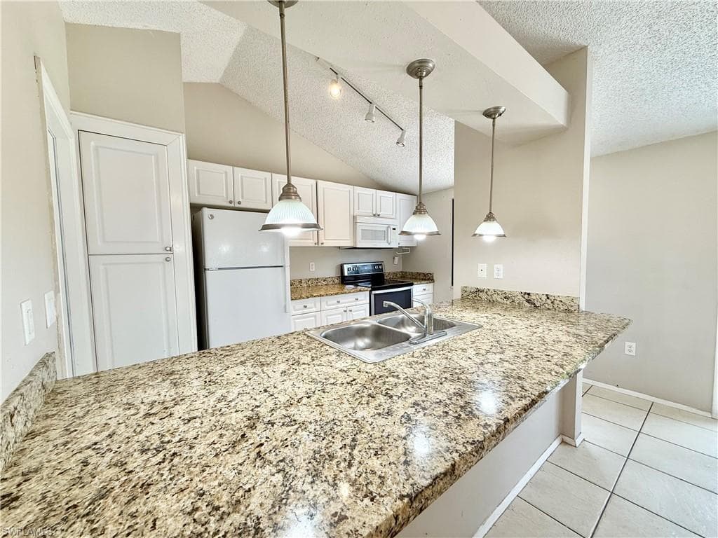 2120 21st St SW, Naples, FL 34117-8
