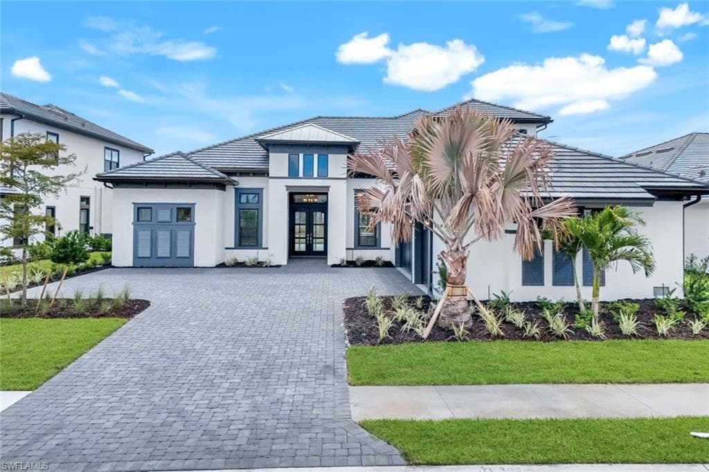 15460 Turin Dr, Naples, FL 34114-2