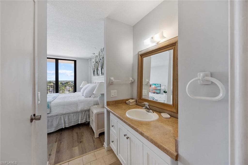 180 Seaview Ct 814, Marco Island, FL 34145-16