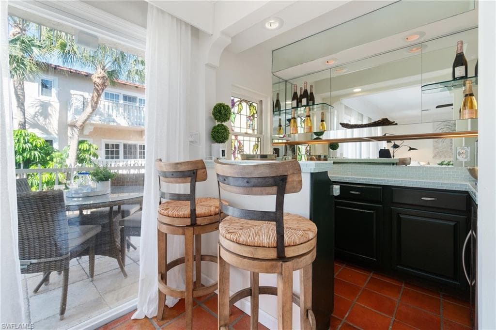 350 3rd Ave S 2b, Naples, FL 34102-12