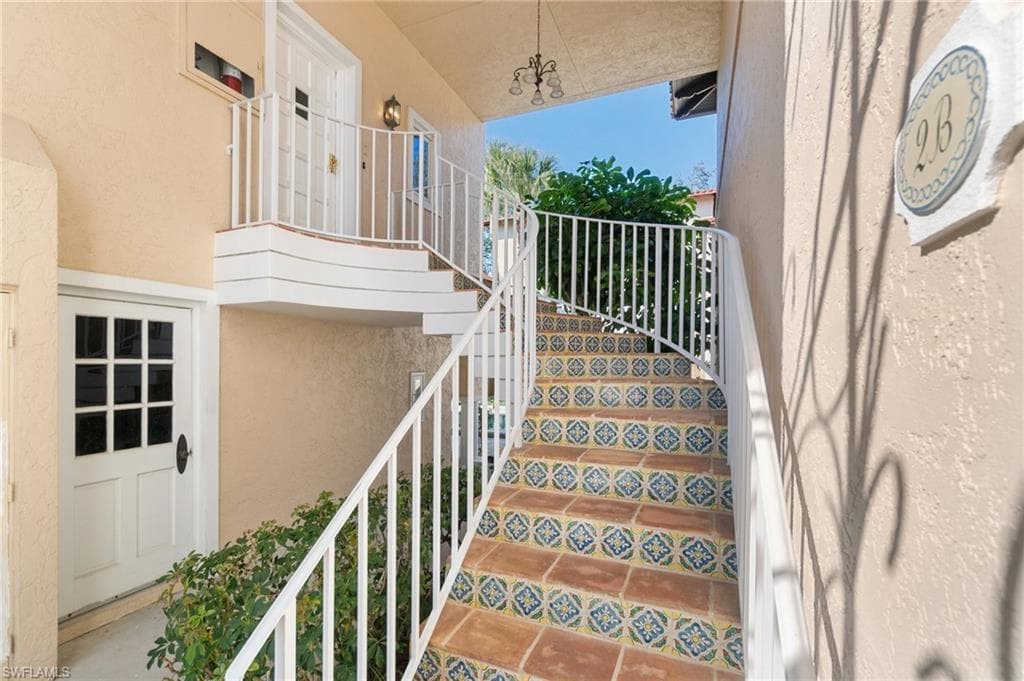 350 3rd Ave S 2b, Naples, FL 34102-4
