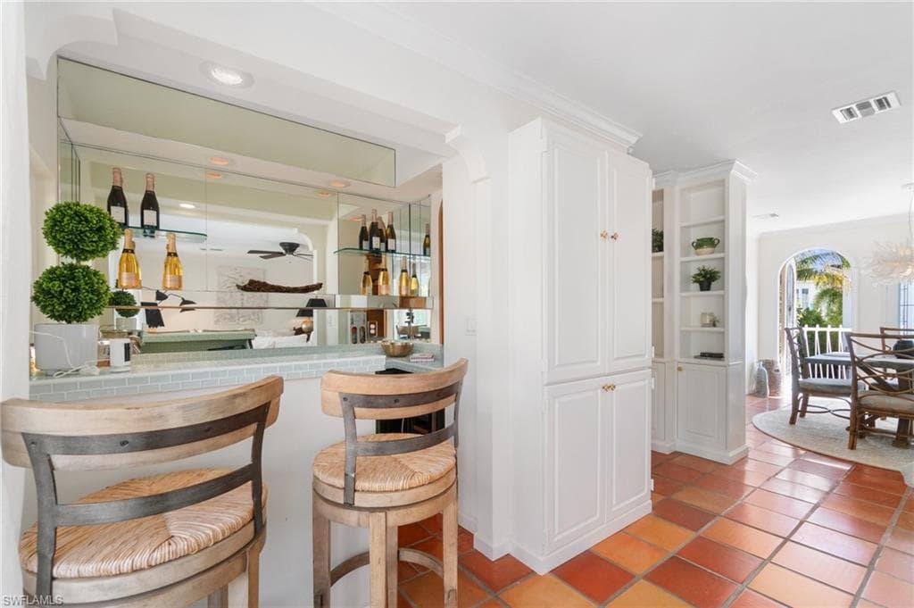 350 3rd Ave S 2b, Naples, FL 34102-6
