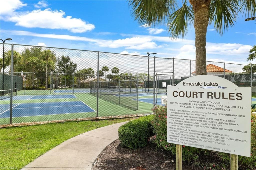 7706 Jewel Ln 101, Naples, FL 34109-34