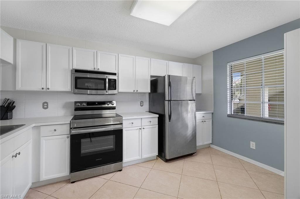 7706 Jewel Ln 101, Naples, FL 34109-3