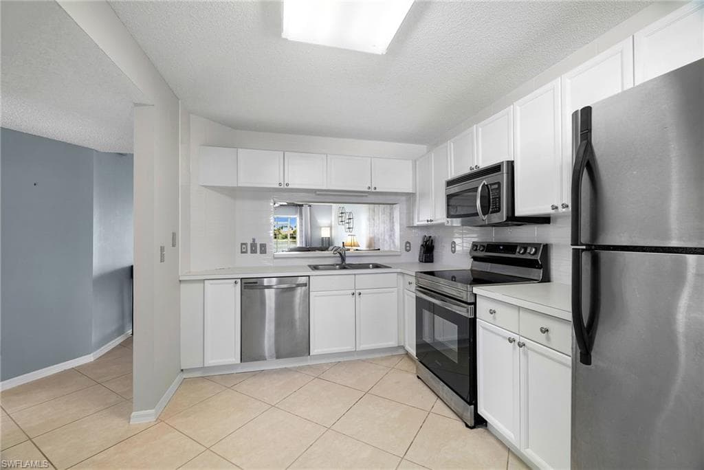 7706 Jewel Ln 101, Naples, FL 34109-5