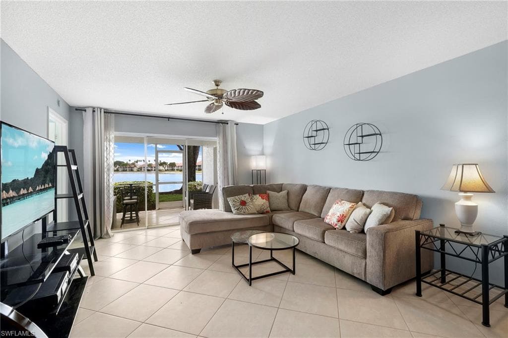 7706 Jewel Ln 101, Naples, FL 34109-7