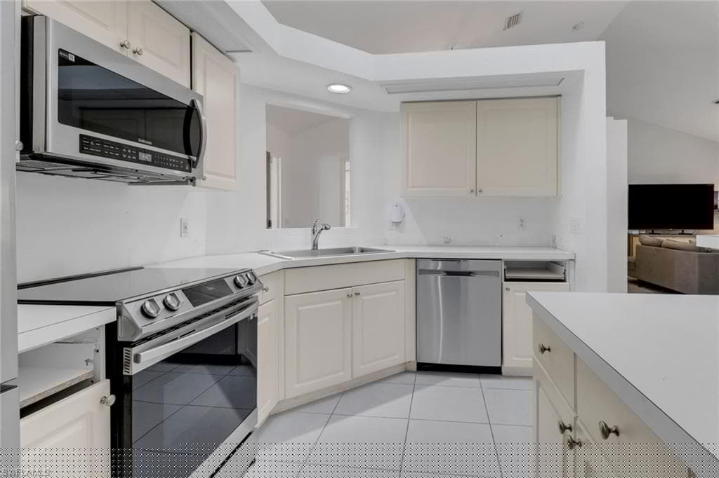 11153 San Sebastian Ln, Bonita Springs, FL 34135-9