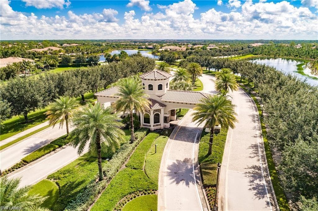 3454 Pacific Dr, Naples, FL 34119-4