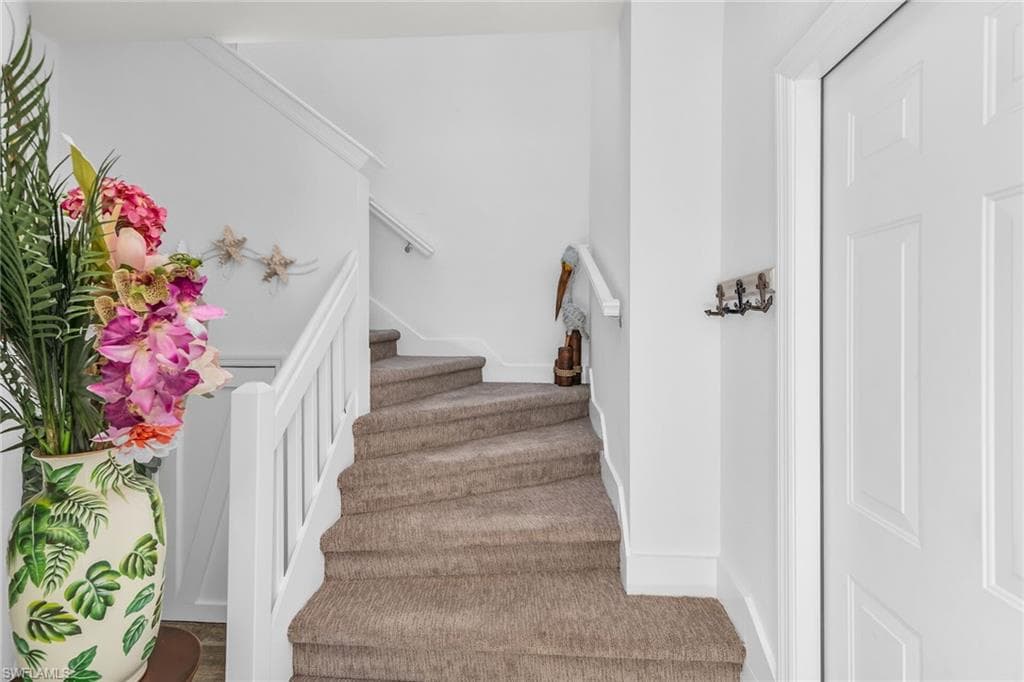 275 Cays Dr 2208, Naples, FL 34114-5