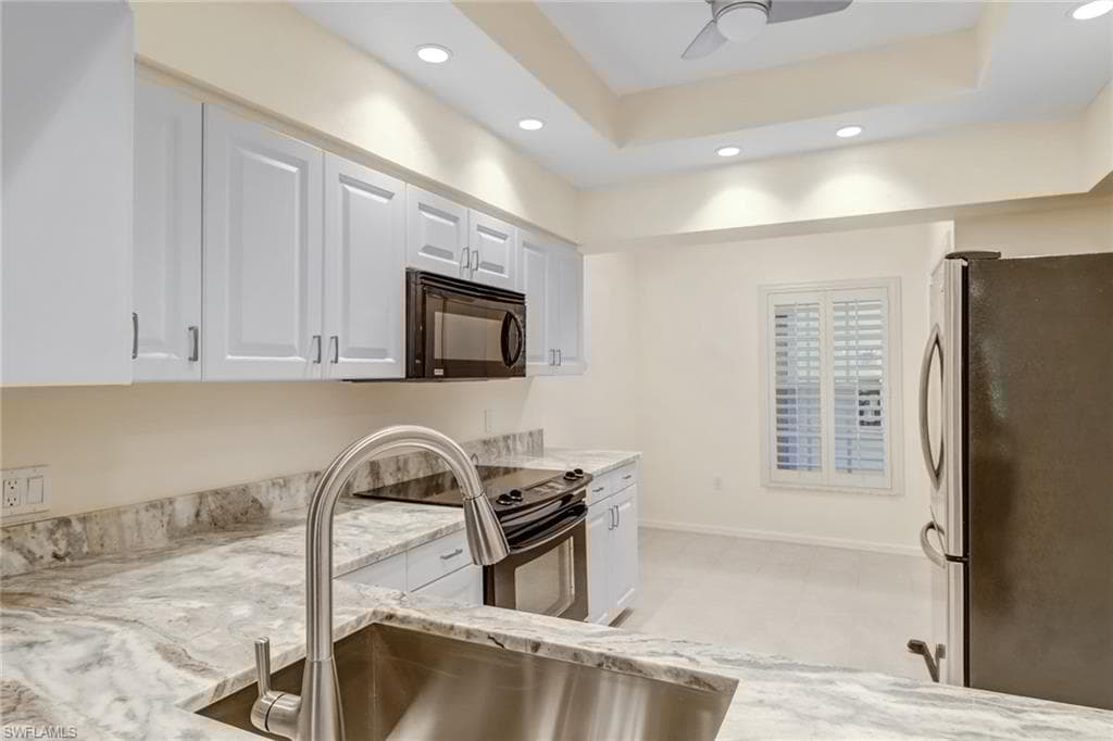 512 Sugar Pine Ln 512, Naples, FL 34108-13