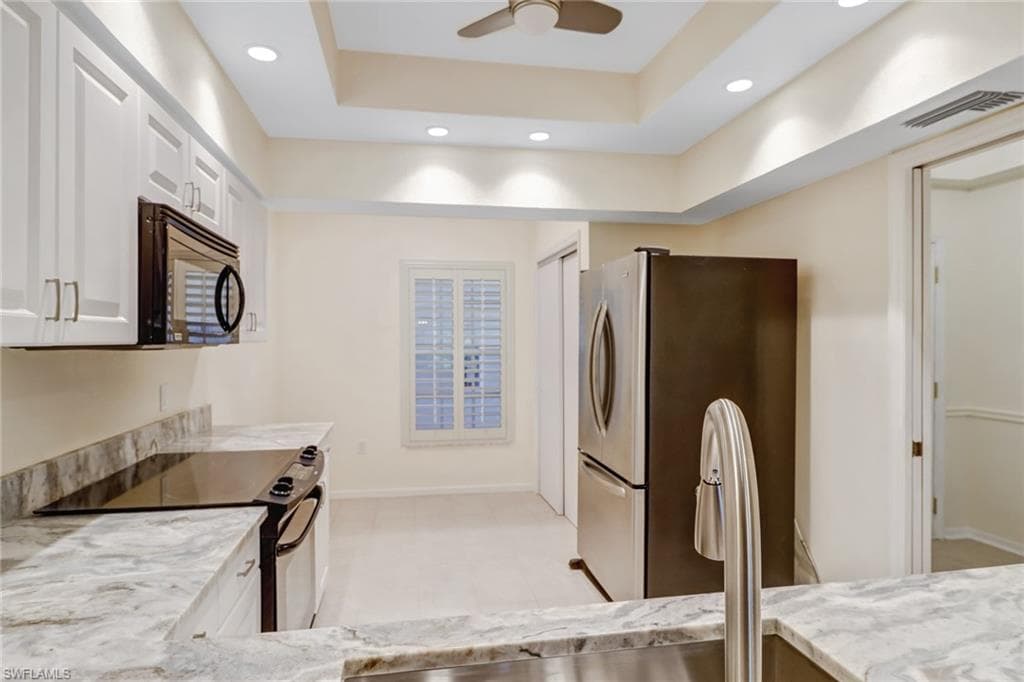 512 Sugar Pine Ln 512, Naples, FL 34108-15