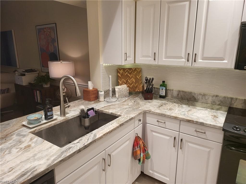 512 Sugar Pine Ln 512, Naples, FL 34108-18