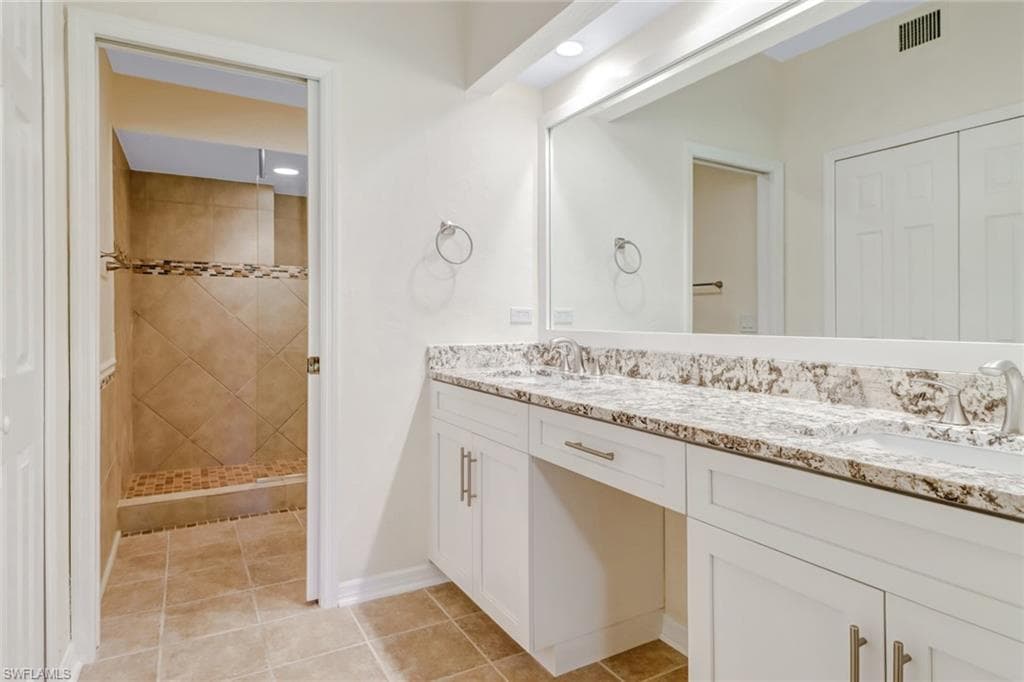 512 Sugar Pine Ln 512, Naples, FL 34108-25