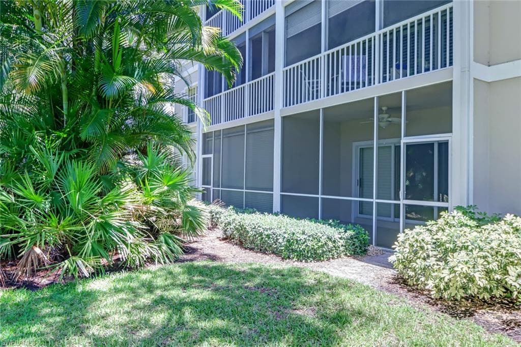 512 Sugar Pine Ln 512, Naples, FL 34108-35