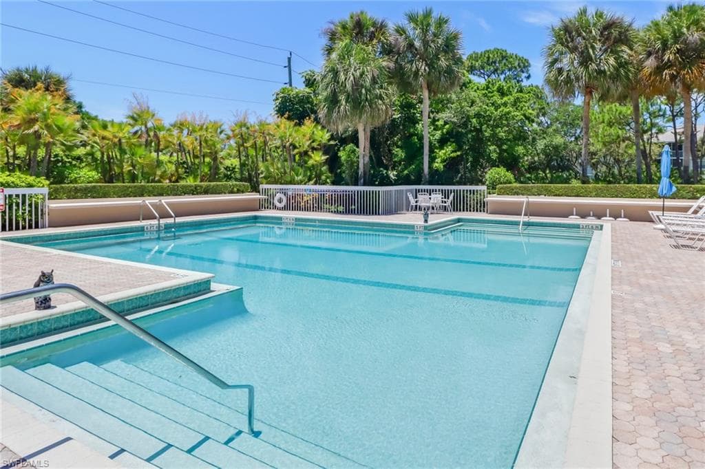 512 Sugar Pine Ln 512, Naples, FL 34108-37