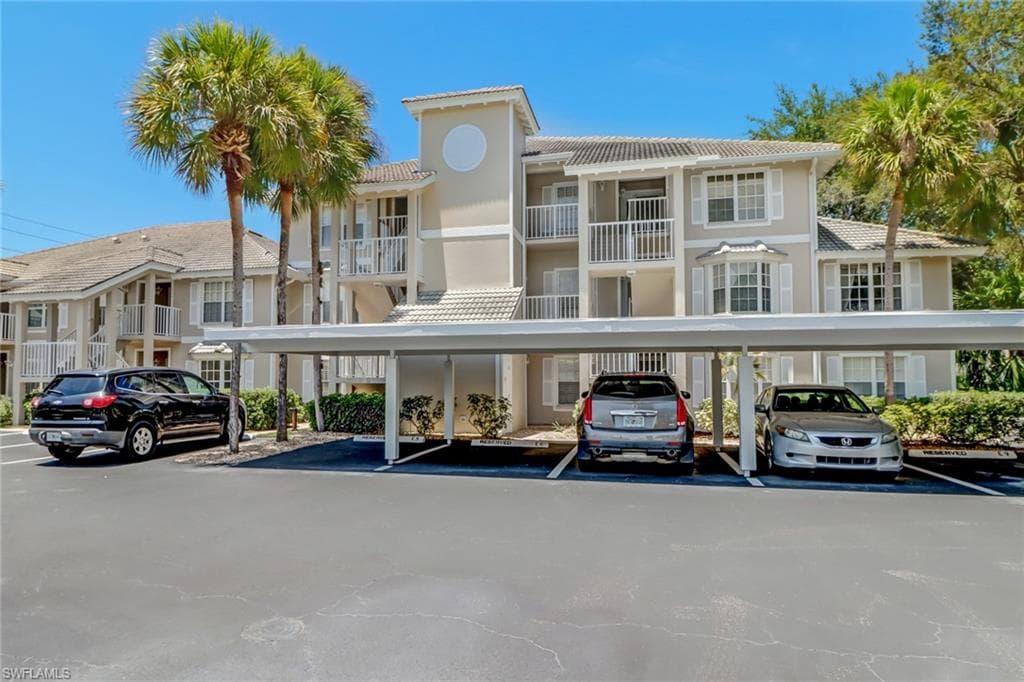512 Sugar Pine Ln 512, Naples, FL 34108-3