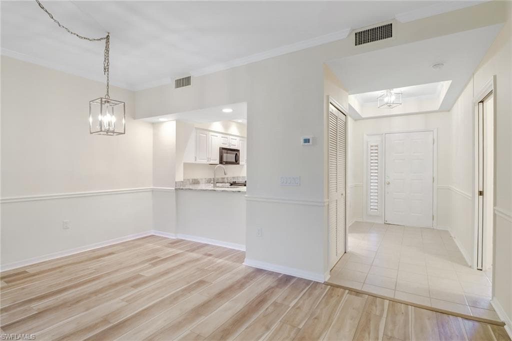 512 Sugar Pine Ln 512, Naples, FL 34108-6