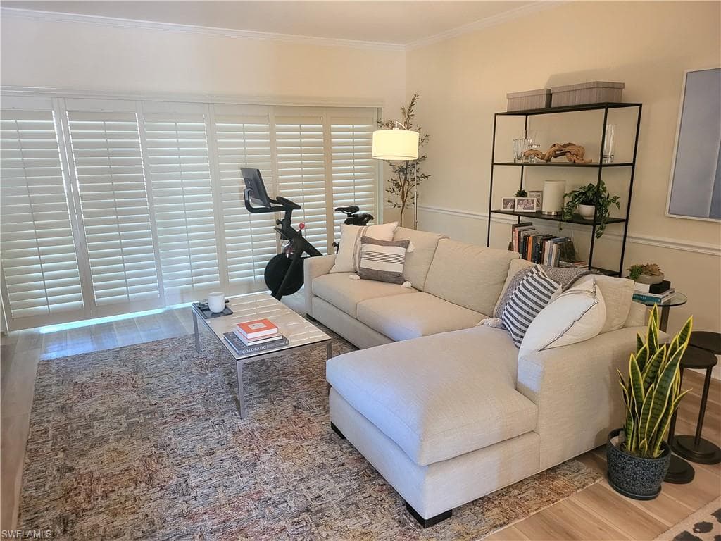 512 Sugar Pine Ln 512, Naples, FL 34108-8